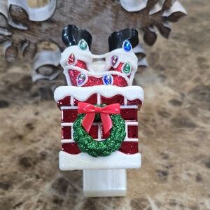 Bath & Body Works Festive Santa Stuck In Chimney Wallflower Plug In